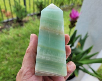 Torre de Calcita Pistacho 4" (112mm) // Obelisco Mineral de Cristal Punto / Azul Verde Caribe Pakistán