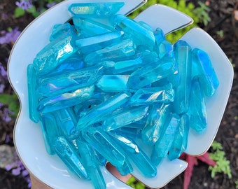 Blue Aura Quartz Points, 5pc or 10pc Sets Bulk, Angel Aura Crystal, Blue Quartz Crystal, Raw Mystic Aura Quartz, Crystal Gridding, Titanium