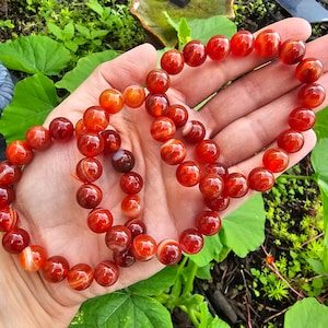 carnelian bracelet, carnelian crystal, red lace agate, banded agate, stretchy bracelet, round beads, red crystal, orange crystal, agate crystal, natural carnelian, round bracelet, genuine carnelian, polished