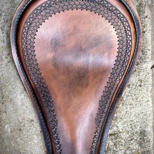 Free shipping Custom motorcycle Solo Seat/Handmade Solo Seat/Bobber Chopper Seat,Harley Davidson Seat