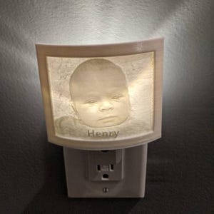 Personalized/Custom 3D Printed Lithophane Photo Nightlight, Father&#39;s day, birthday gift idea, use any picture, comes with light, Etched art