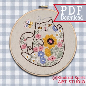 Hand Embroidery Pattern ; Cat design ; Instant PDF file Download ; DIY craft template ; kitten ; Flower needlepoint