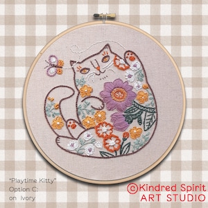 Cat Embroidery Kit ; Cute kitty designs ; Kitten pattern ; DIY craft kit ; Flower needlepoint ; Beginner Crewel