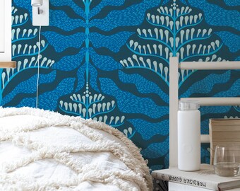 Tapeta samoprzylepna Emma Blue Damask: maksymalistyczna ściana akcentowa