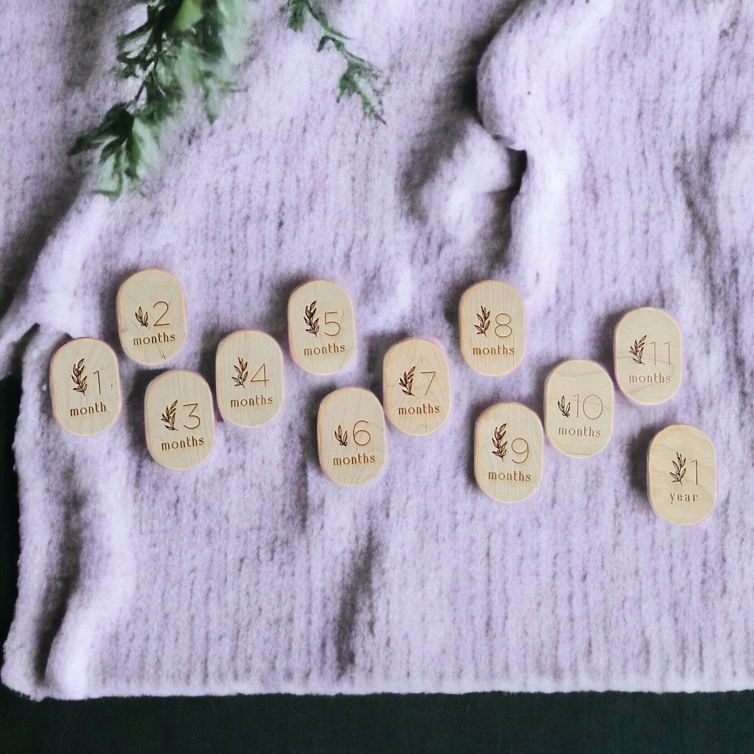 Wooden Baby Monthly Milestone Markers • Olive Stem Photo Props - Etsy