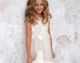 Vestido de niña de flores rústicas, Vestido de primer cumpleaños, Vestido de comunión, Vestido de niña de flores tul, Vestido de bebé, Vestido de niña de encaje, Vestido de novia, Vestido de tutú