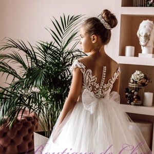 Tulle flower girl dress,Junior bridesmaid dress,Sleeveless girl dress,Formal girl dresses,Ivory girl dress,Lace flower girl dress,Tutu dress image 1