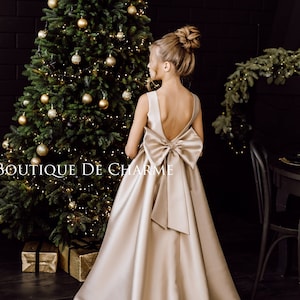 Satin Mädchen Kleid, Spitze Blumenmädchen Kleid, Baby Mädchen Kleid, Hochzeit Mädchen Kleid, Blumenmädchen Kleid Zug, rustikales Blumenmädchen Kleid, Tutu Kleid
