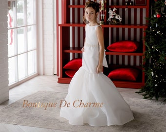 Flower girl dress train, Ivory flower girl dress, Girl tulle dress, Birthday girl dress, Rustic flower girl dress, Satin flower girl dress