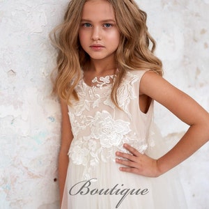 Lace girls dress,White Boho dress,Tulle Dress,Junior Bridesmaid dress,Ivory Flower Girl Dress,Maxi Dress,Ivory Lace Dress,Tulle Tutu dress