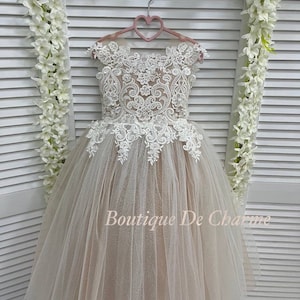 Sparkle Blumenmädchen Kleid, Spitze Blumenmädchen Kleid, Tütü Kleid, Ivory Blumenmädchen Kleid, Tüll Mädchen Kleid, Mädchen Ballkleid, Boho Blumenmädchen Kleid