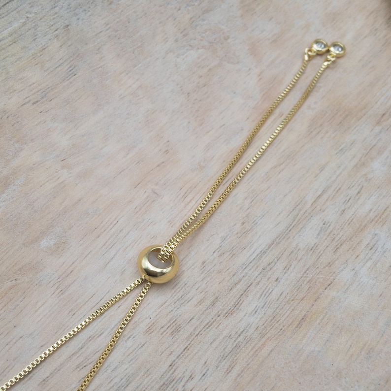 Fully adjustable chain.