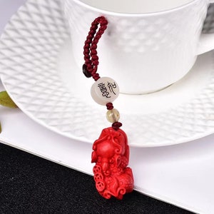 New vermilion pixiu keychain, bag buckle, attracting wealth and warding off evil, ensuring safety, pendant size: 25x15x10mm