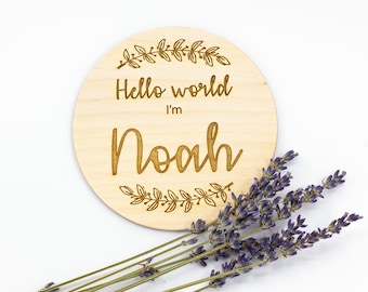 Personalised Hello World Sign | Plaque for new born baby | Photo prop for picture | Gift for new parents | Hello World I&#39;m | Personalized