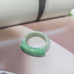 US 9-9.5 Wonderful Vintage Natural jade Band Ring