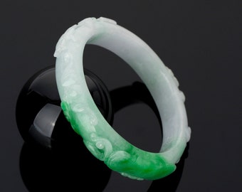 彫刻された翡翠のバングル 59.2 mm 龍の彫刻 ダークグリーン