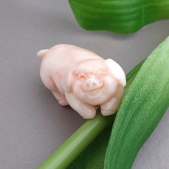 The art of Korea Genuine Coral Pink Pig, Natural Gemstone Carving