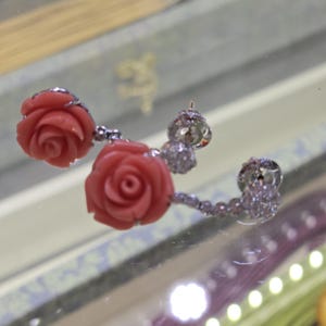 red coral earrings silver, earrings red coral , dangle coral earrings, red rose coral dangle earrings, red drop earrings dangle