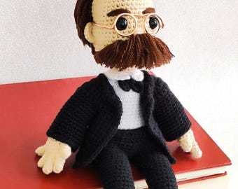 Friedrich Nietzsche Crochet Amigurumi Doll | Famous Philosopher,Bookshelf Decor,German Philosopher