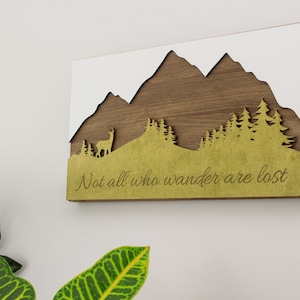 Cartello naturalistico in legno, foresta di legno, cartello con montagna, decorazione da parete, cartello in legno Adventure, Not All Who Wander Are Lost