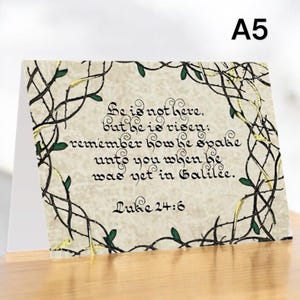 Arte Bíblico Lucas 24:6 – Colección Resucitado en Gloria Caligrafía de inspiración vintage, Esperanza y Resurrección Perfecto para Pascua