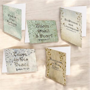 Jeu de cartes bibliques Faith Over Fear – 5 cartes de versets bibliques édifiants avec calligraphie vintage pour encouragement et réflexion quotidiens A6
