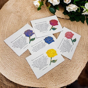 Jeu de cartes pour notes A6 avec 1 Corinthiens 13:4-8 – Calligraphie élégante et rose finie à la main