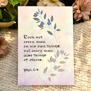 Impression de calligraphie Philippiens 2:4 - Embrassez l'altruisme et la compassion - Finition à la main avec des reflets dorés, Parfaite pour encadrer ou offrir