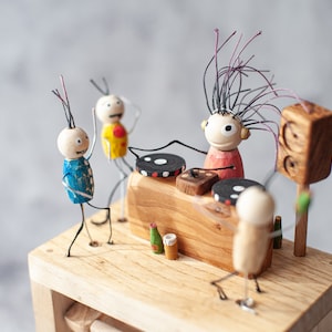 Wooden DJ automate handcrafted. Kinetic Sculpture, Automaton handmade wood. Original gift for Dj, Wooden figurine automatic. Gifts idea.