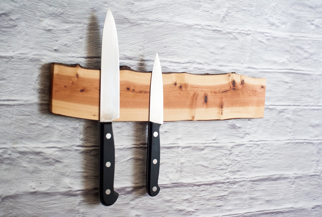 Live Edge Knife Holder. Juniper Wood Knife Rack. Knives Organiser. Wall, Fridge Mounted