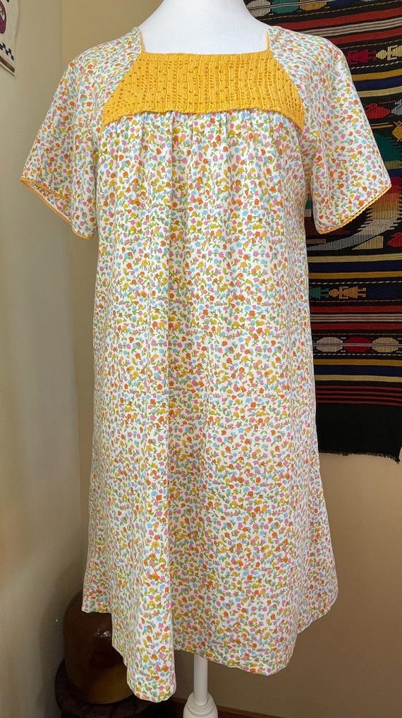 Vintage 70s Floral Housedress with Yellow Crochet… - image 1