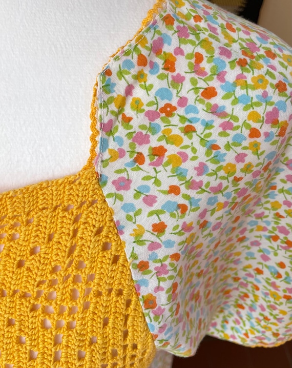 Vintage 70s Floral Housedress with Yellow Crochet… - image 4