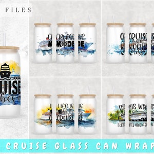 Op de afbeelding: Vijf aquarelontwerpen voor glazen blikverpakkingen met cruiseschepen en tekst. De ontwerpen omvatten "Cruise Vibes", "Cruise Mode", "Cruise Worry Less", "Life is Better on a Cruise" en "This Week I Don't Give a Ship".