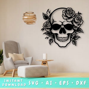 Op de afbeelding: Zwart-witte silhouet van een schedel met rozen. De schedel heeft een gedetailleerd ontwerp met een prominente kaaklijn en een bloemstuk eromheen. De rozen zijn gestileerd en hebben een eenvoudig ontwerp.