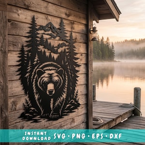 Peut inclure: Décoration murale en métal noir représentant un ours, une montagne et une forêt. L'ours est entouré d'arbres et de montagnes. L'œuvre est fixée sur un mur en bois. Les mots "INSTANT DOWNLOAD SVG PNG EPS DXF" sont en bas.