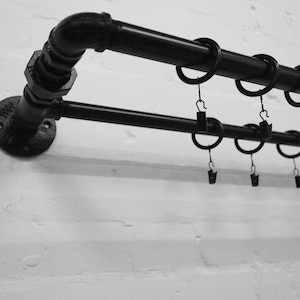 Conjunto de poste de cortina dupla/trilho e suporte – vintage feito de acessórios para tubos industriais!