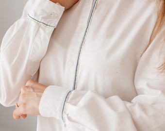 Elegantes weißes Button-Down-Hemd mit Kragen für Damen