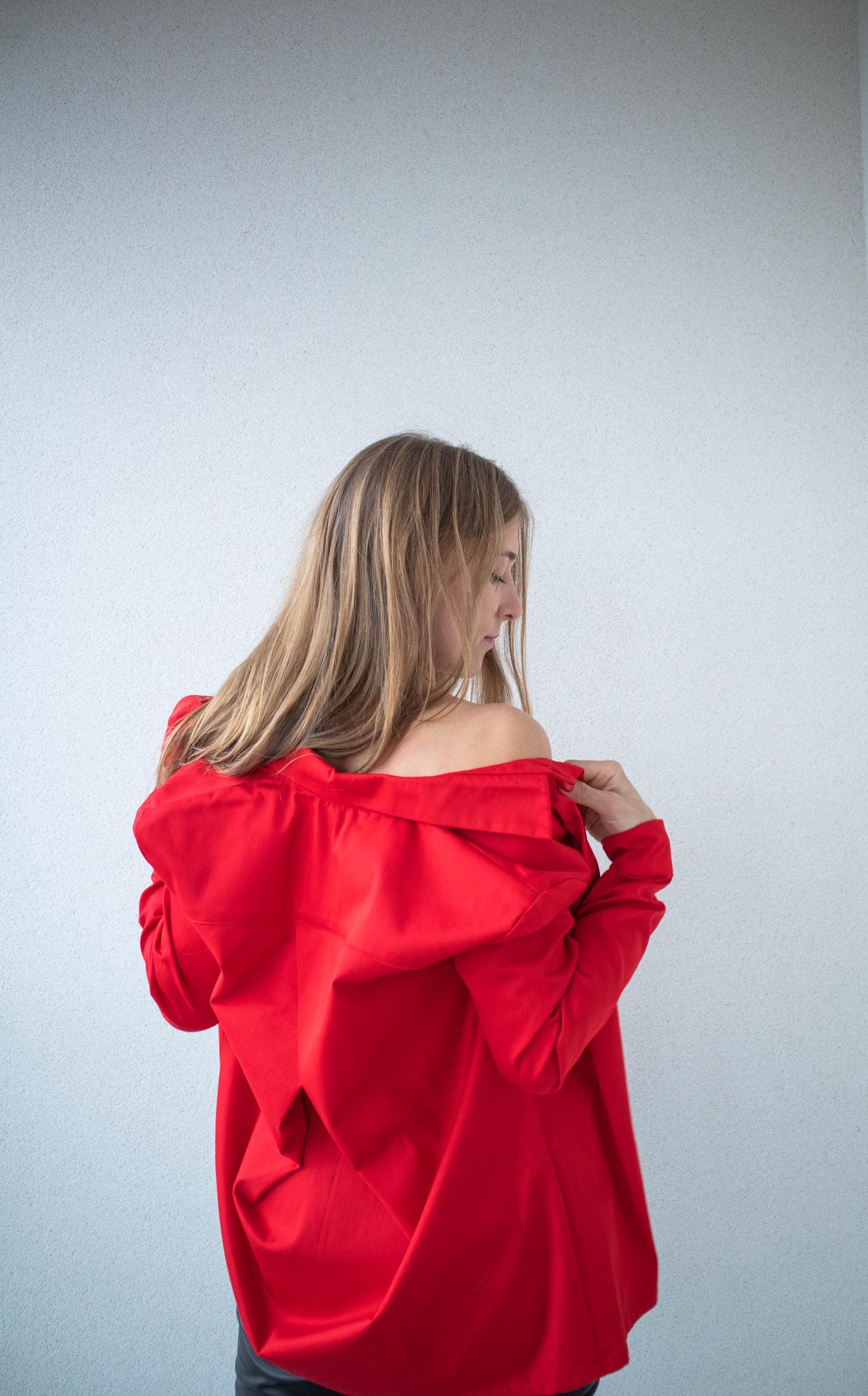 長袖とバックプリーツのスタイリッシュな赤いコットンシャツ - Etsy 日本