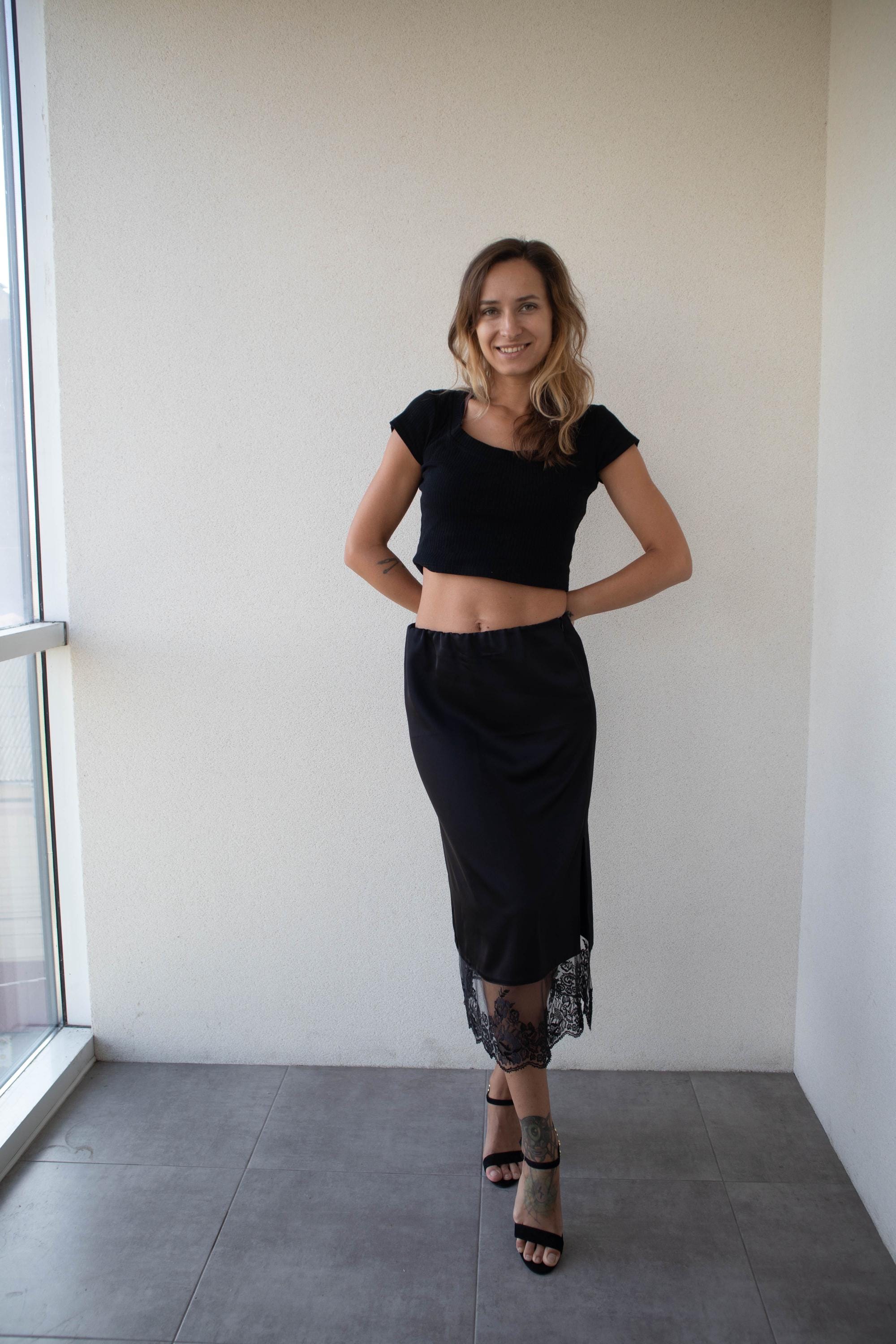 トップス chernyy satin lace midi skirt Black Satin Midi Skirt With Lace and Slit - Etsy