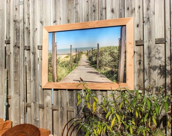 Gartenbild, Bilderrahmen aus Douglasienholz mit Fotodruck Strandmotiv auf PVC-Banner, Maße ca. 90 x 60 x 2 cm.