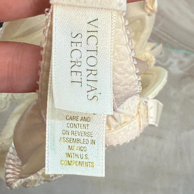 Vintage Victorias Secret Lace Sequined Push Up Bra 34C Ivory image 3