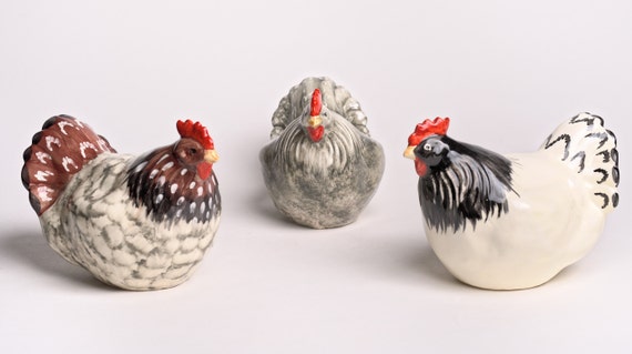 Série de 4 poules décoratives assorties en céramique