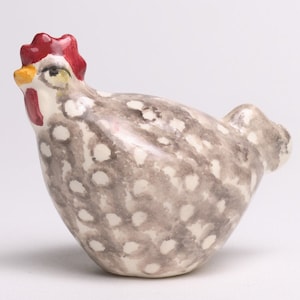 Mini ceramic hen