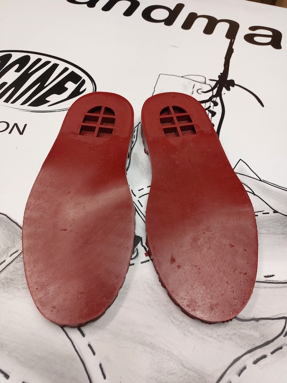 Red rubber sole best sale