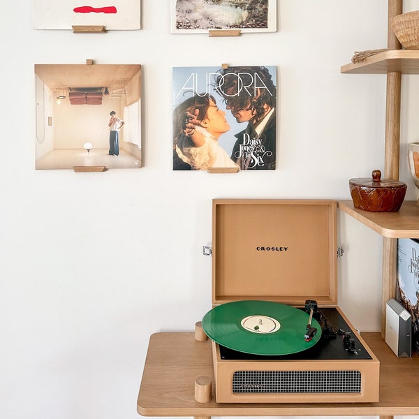 Soporte de pared para discos de vinilo de madera. Estante de exhibición de soporte de pared de madera recuperada y ecológico. Regalo perfecto para adictos al vinilo y entusiastas de los discos.