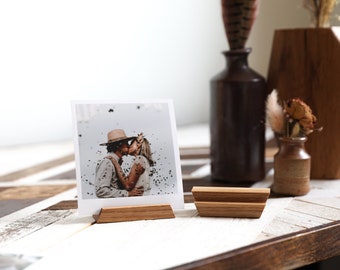 Présentoir photo en bois fait main. Présentoir d'image respectueux de l'environnement pour Polaroid et impressions. Excellentes idées de cadeaux de mariage. Convient pour un bureau ou un mur