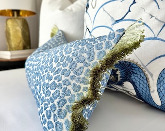 Funda de cojín decorativa con estampado de guepardo azul y flecos verdes, funda de almohada lumbar de chenilla con estampado de guepardo azul, funda de almohada con estampado de leopardo azul