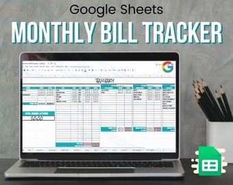 Könnte beinhalten: Ein Laptop mit einem Google Sheets monatlichen Rechnungsverfolgung. Der Bildschirm zeigt eine Tabelle mit türkisfarbenen und weißen Zeilen, beschriftet mit "Januar". Der Laptop steht auf einer dunklen Oberfläche, mit Bleistiften in einem weißen Halter und einem Google Sheets-Symbol.