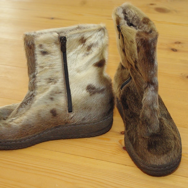 8 UK size/Vintage fur boots,rare Snow Boots,sami boots Vintage brown fur boots,leather winter boots,Traditional shoes,vintage suede boots