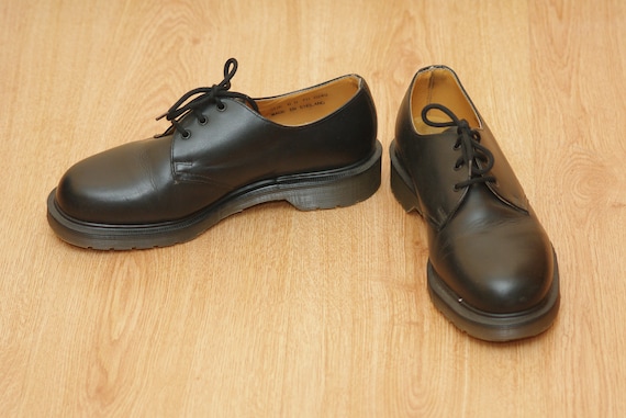 Vintage 1990 Dr. Martens shoe made in England oxfo